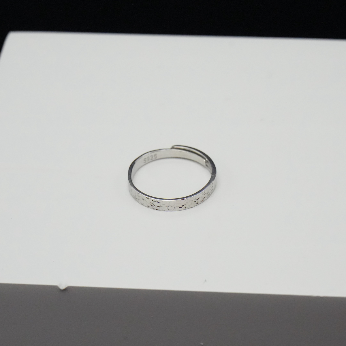 Sparkling Ring