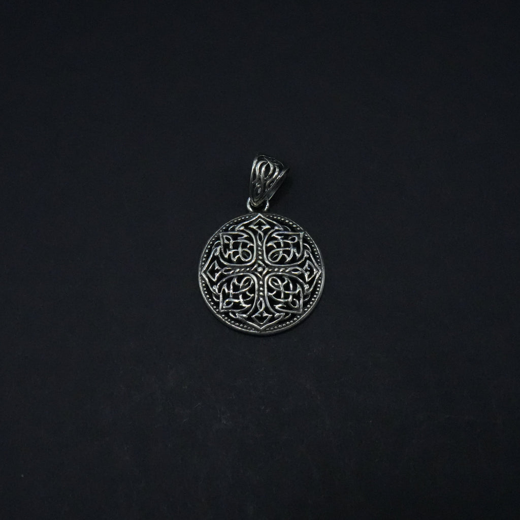 Cross Ancrée Pendant