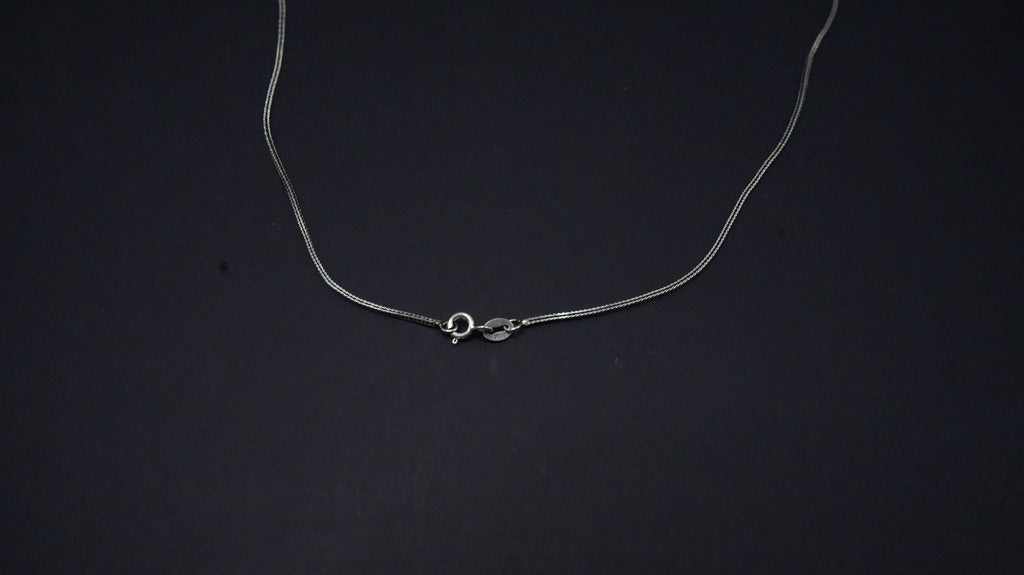 Thin V's Necklace