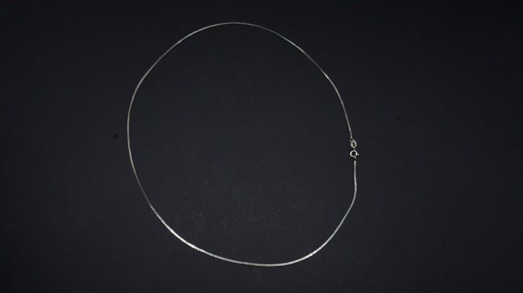 Thin V's Necklace