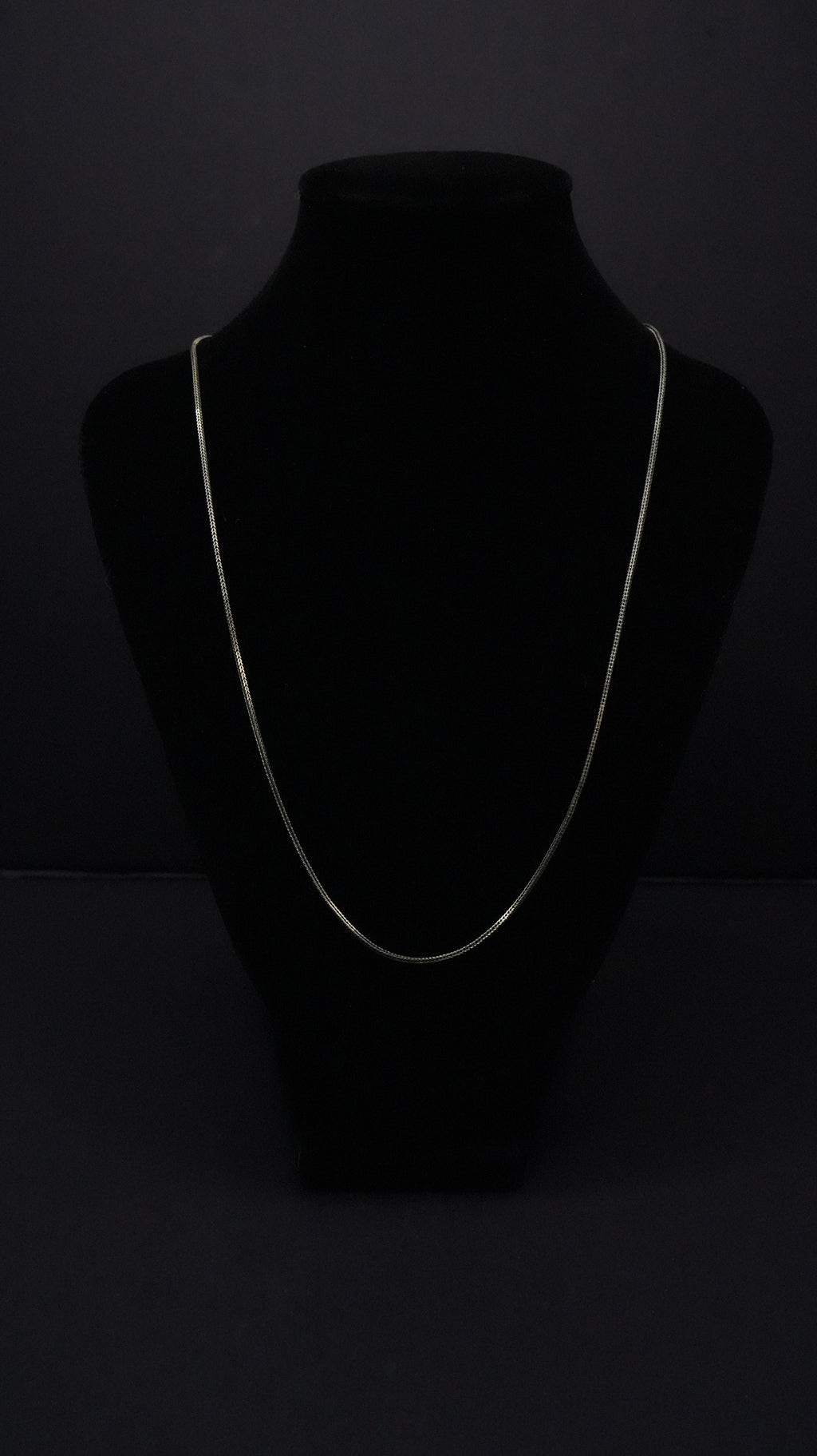 Thin V's Necklace