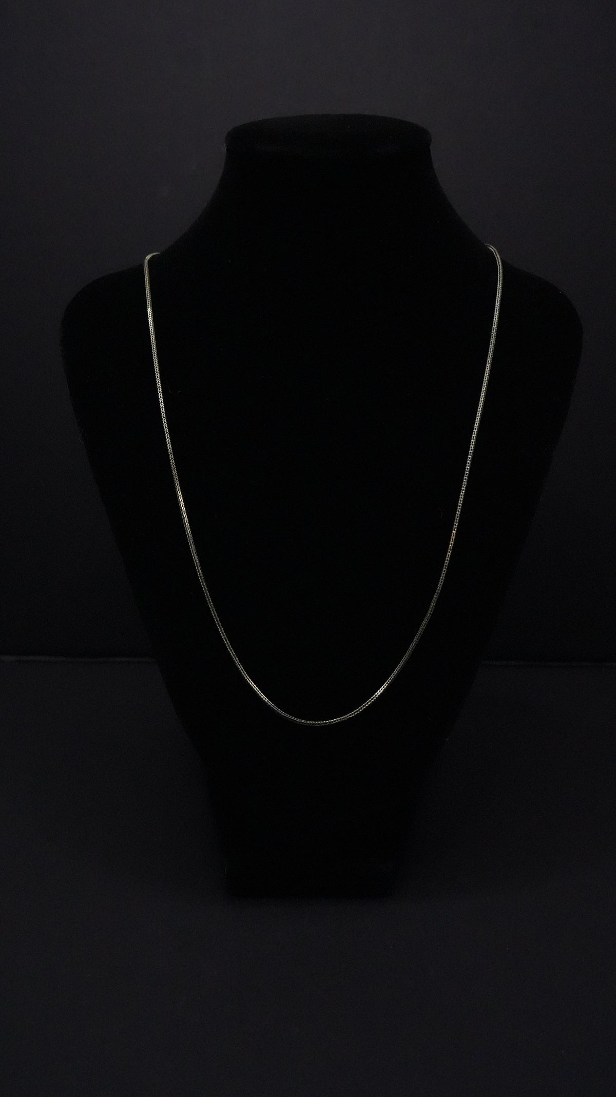 Thin V's Necklace